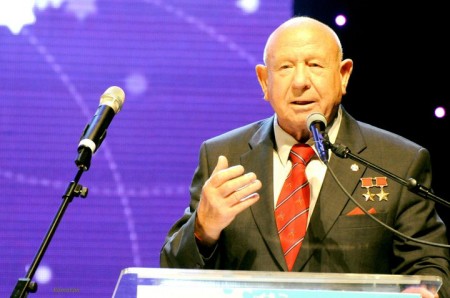 Leonov