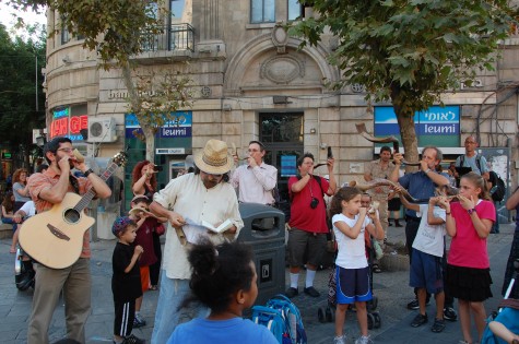 Shofar flashmob long shot