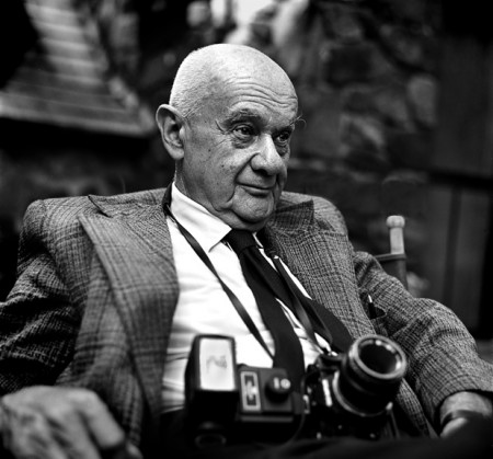 Roman Vishniac, 1977; photo by Andrew A. Skolnick (Wikimedia Commons)