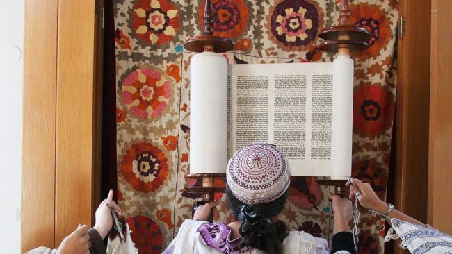 An Israeli conservative rabbi during synagogue services. Photo courtesy Masorti Foundation for Conservative Judaism in Israel.