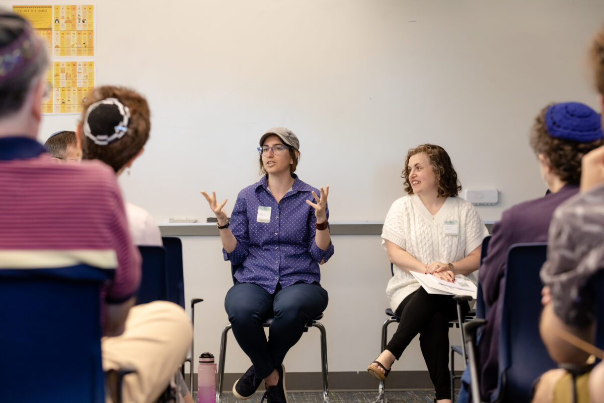 Rabbi Avi Strausberg, Hadar Institute's director of national learning initiatives, at Hadar's DC yom iyyun (day of Torah learning).