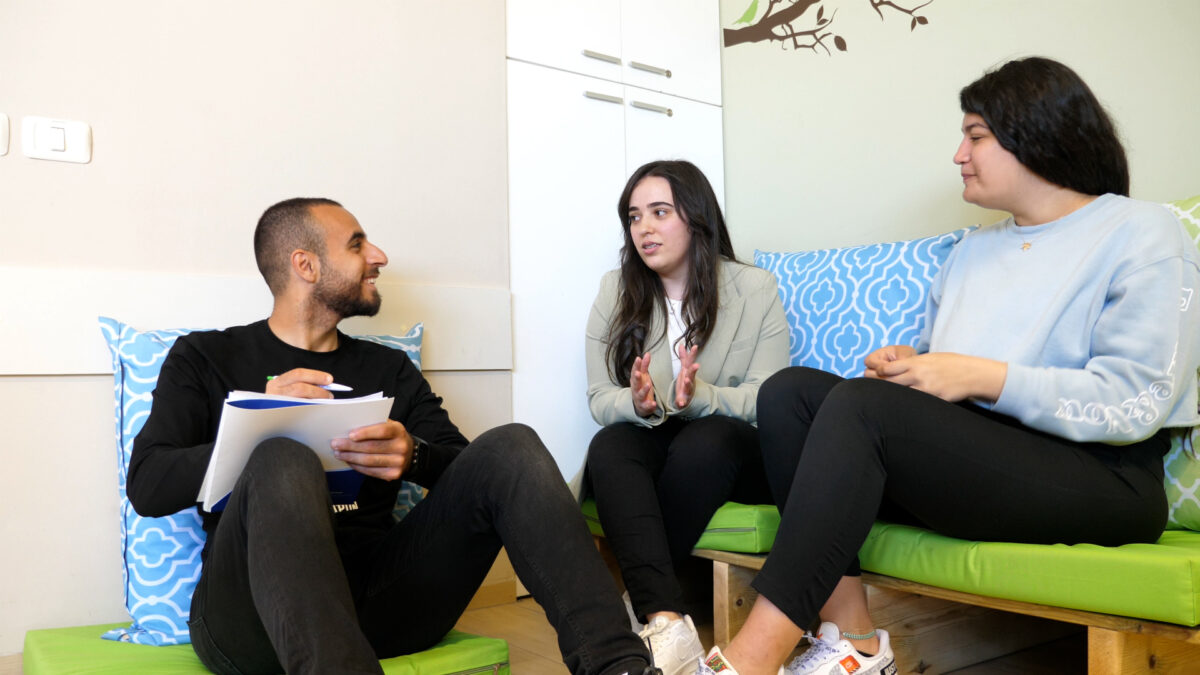 Israeli mentorship program Perach navigates wartime challenges as it marks 50 years of service - Vimarsana News